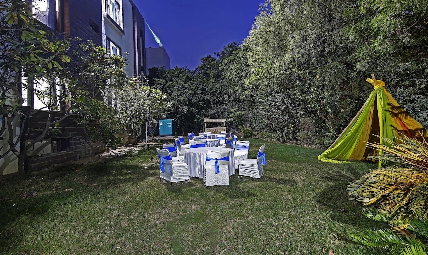 Discover Your Perfect Escape in Our Tranquil Lawn!